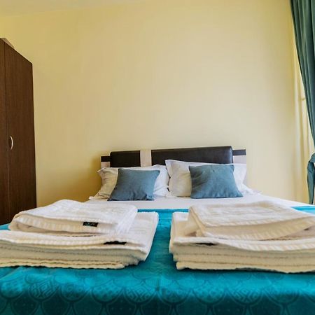Apartament Centru - Cec Apartment Крайова Екстериор снимка